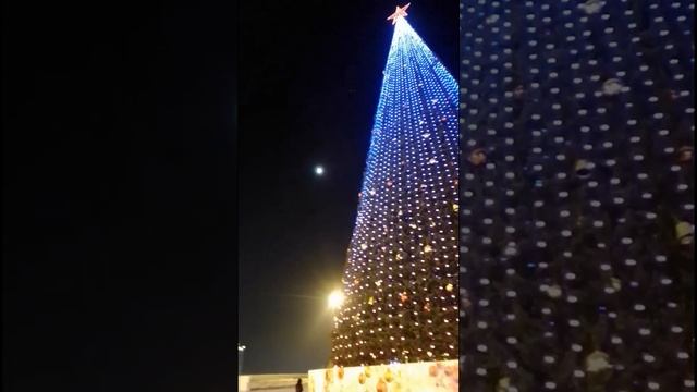 Елка 2021/2022. Уфа. Ёлка поближе и Луна смотреть онлайн