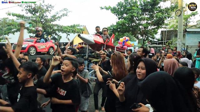 BASIS MEGANTARA BARENG ISTRI TERCIDUK JOGET SAAT ACARA KHITAN PUTRANYA смотреть онлайн