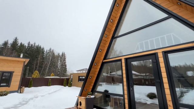 МОЙ ПЕРВЫЙ ВЛОГ | ПОЕЗДКА С ПАРНЕМ В ДОМИК ЗА ГОРОДОМ (25км ОТ МИНСКА) • БАНЯ • ДЖАКУЗИ • КОТИКИ смотреть онлайн