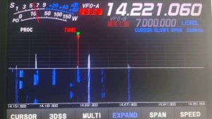 Yaesu FTDX10, monitor 19»