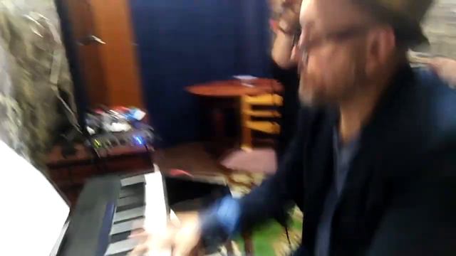 Музыка любви - Дарья Святова, аккомпанемент Игорь Ступишин (запись 5 марта 2022 года) смотреть онлайн