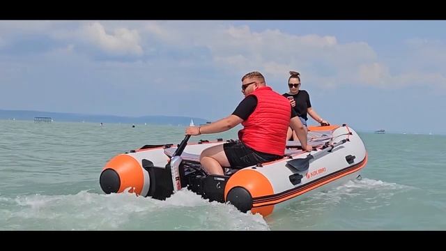 KOLIBRI KM-400 DSL GUMICSÓNAK + HAIBO R400 ELEKTROMOS CSÓNAKMOTOR смотреть онлайн