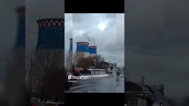 ТЭЦ-выбрасывают в атмосферу водяной пар и загрязнители воздуха.