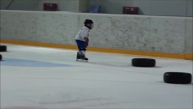 Тренировки по хоккею. Майстришин Илья, 4 года 6 мес. (февр. - март 2016 г.) смотреть онлайн