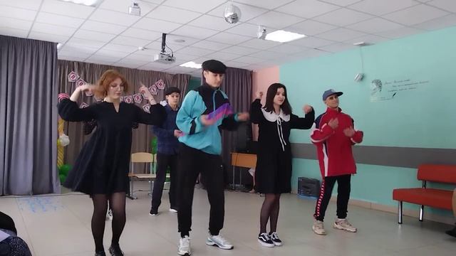 Танец учеников 9 класса на день учителя. 2022 смотреть онлайн