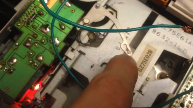 BMW E30 radio - Auxiliary / iPod / MP3 input. смотреть онлайн