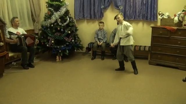 'Семейный клуб 'Основа', Череповец, Толмачев Семен, пляска 'Русского'.mp4 смотреть онлайн