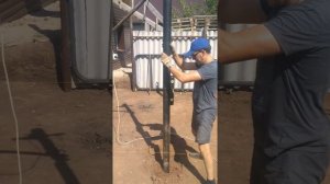крутим винтовые сваи с помощью редуктора и  дрели Rebir
