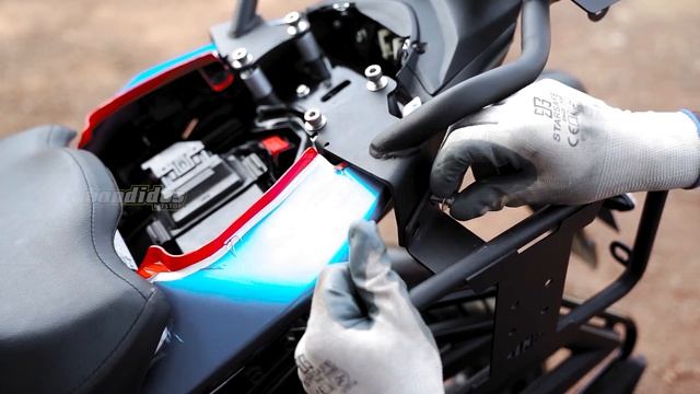SADDLE STAY WITH CARRIER FOR CB 200X| Installation video | Bandidos PITSTOP смотреть онлайн