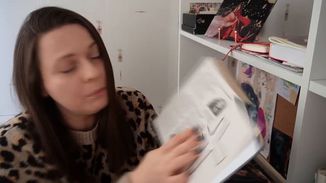 МЕНЯ ЗАСТАВИЛИ ЭТО ЧИТАТЬ || лучшая книга марафона! смотреть онлайн