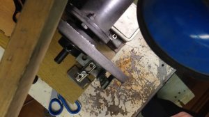 Заточка ножниц на электроточиле на приспособлении