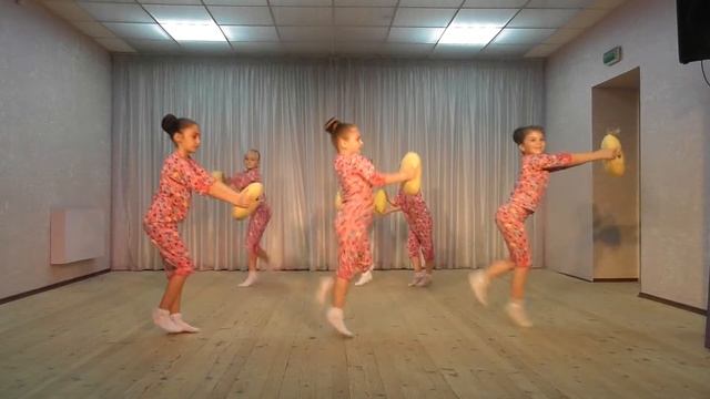 "Усміхнені ластовинки" смотреть онлайн