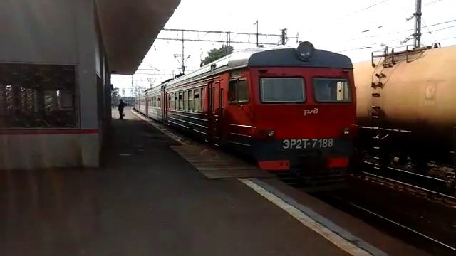 Электропоезд ЭР2Т-7184\7188 Станция Внуково 10.08.2015 смотреть онлайн