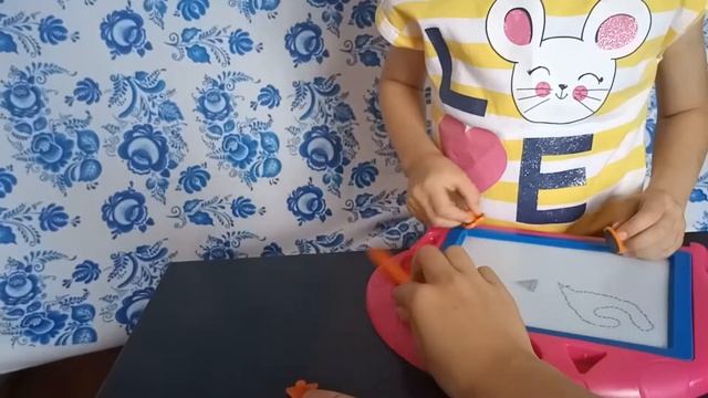 Распаковываем детский планшет для рисования/Unpack a children's tablet for drawing смотреть онлайн