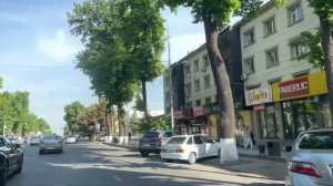 12/Казахстан,г.Шымкент 23 Апреля 2023г. Прогулка на машине по улицам Шымкента. Зелёный,чистый город