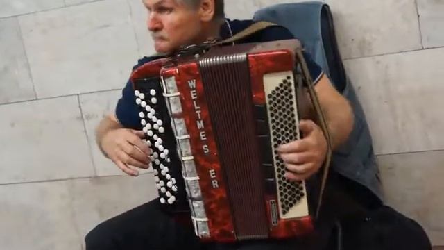 Александр Леонтьев. "Музыка в метро". смотреть онлайн