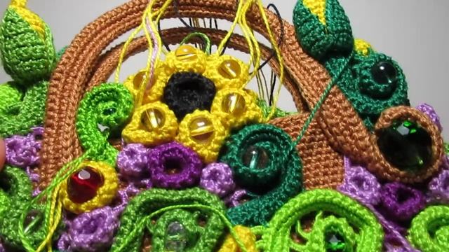 Выбираю наиболее подходящий завиток для пришивания на вязаную крючком сумку смотреть онлайн