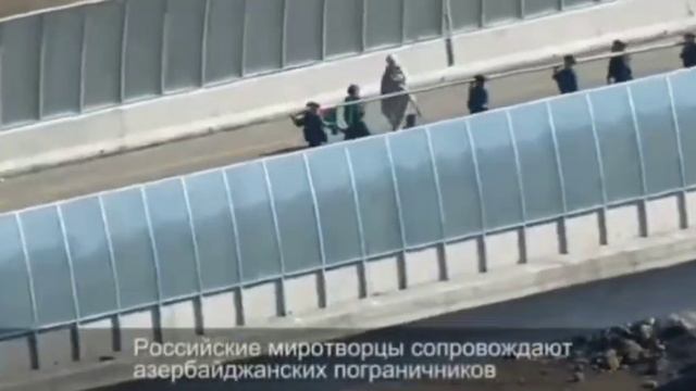 Армянские военные обстреляли российских миротворцев в Карабахе. В сети публикуют видео, на котором смотреть онлайн