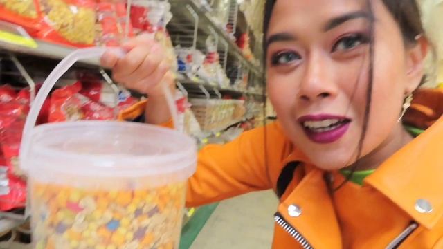 Beli Marning Jagung di Supermarket Makro, Barcelona смотреть онлайн