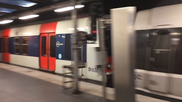 (Paris) Spot en Gare de Châtelet les Halles sur le RER A et B смотреть онлайн