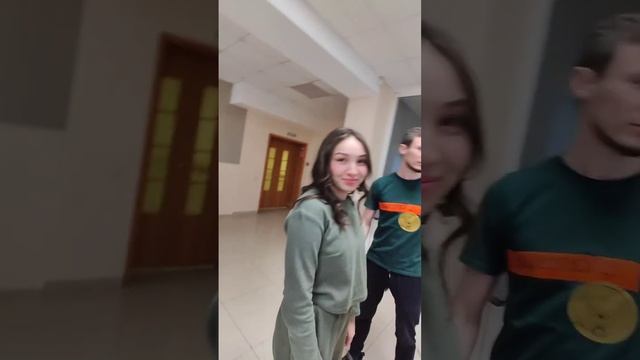 Различные девушки ходят по свету смотреть онлайн