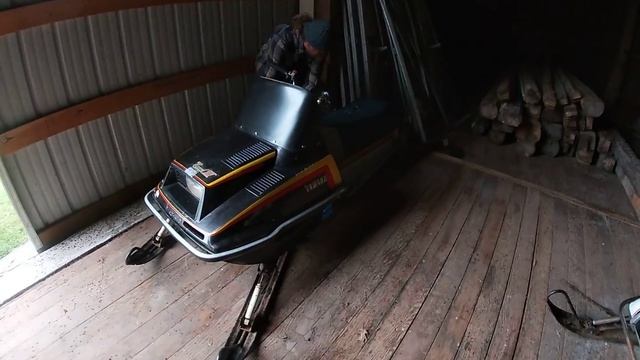 5 Vintage Yamaha Snowmobile Start Up Contest смотреть онлайн