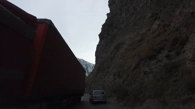 Горная дорога в Грузии (Степанцминда) смотреть онлайн