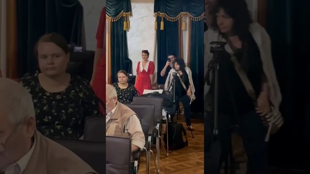 Дарья Блохина на показе «Мира» #мира смотреть онлайн