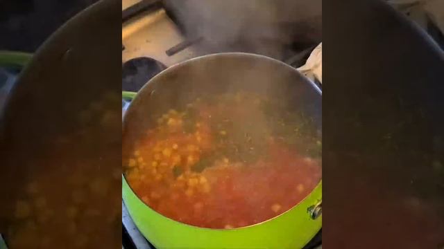 Вкуснейший суп с кукурузой, макаронами и сыром