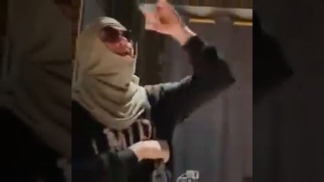 Либо ты где-то рыба, либо ты акула. смотреть онлайн