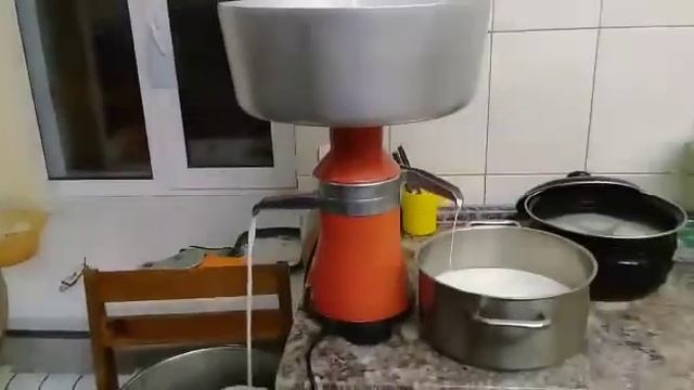 Сепаратор. Узнаем, как молоко отделяют от сливок