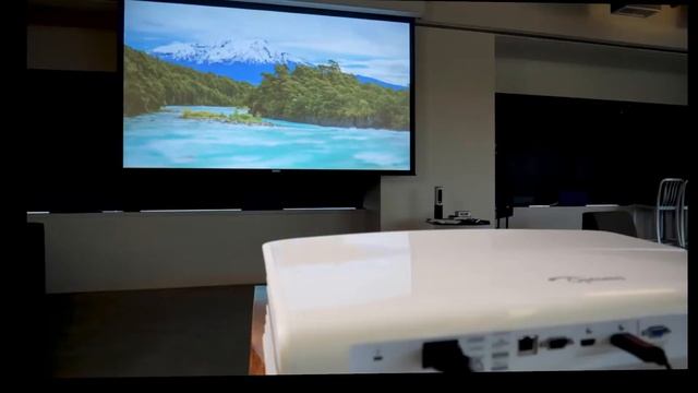 Review Optoma UHD60 4K Ultra High Definition Home Theater Projector