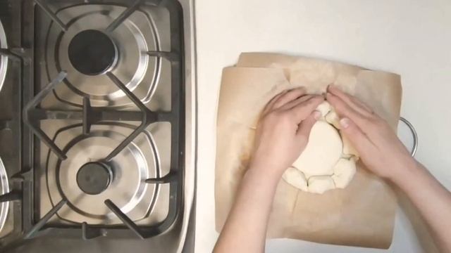 Пирог "фондю" с сосисками смотреть онлайн