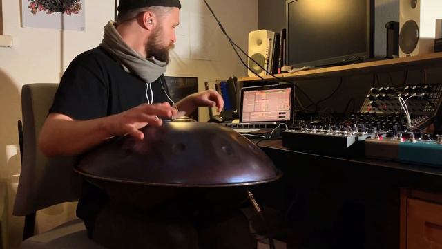 Meridian Electro-Acoustic Handpan (with Ableton Live + Moog DFAM + Soma Lyra-8) смотреть онлайн