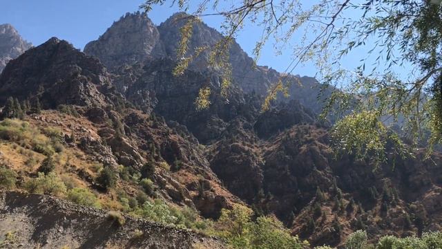 Разведовательный поход вдоль реки Коксу, в поселке Бричмулла смотреть онлайн