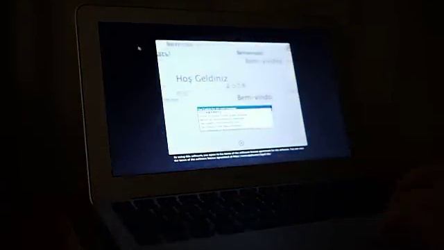 First Turn on 2011 11" MacBook Air with Lion смотреть онлайн