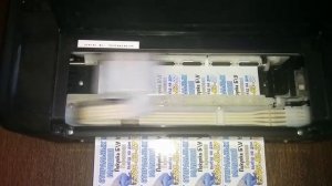 жуёт бумагу epson l110