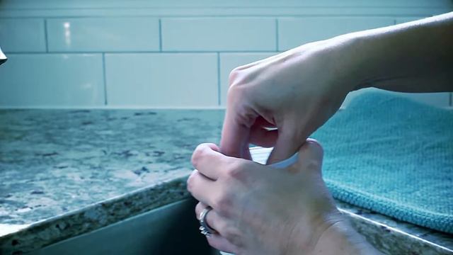 Flipsi Baby Bottle Cleaning смотреть онлайн