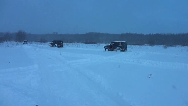 Вдоль реки Пьяна. Мотособака не едет. Уазы и Нивы 12 км сугробов. смотреть онлайн