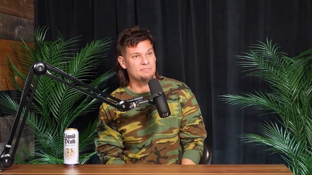Mid-Sized Animal Control Man | This Past Weekend w/ Theo Von #330 смотреть онлайн