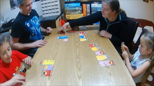 Sushi Go Family Playthrough (Card Game Gameplay Overview, Runthrough & Review) смотреть онлайн