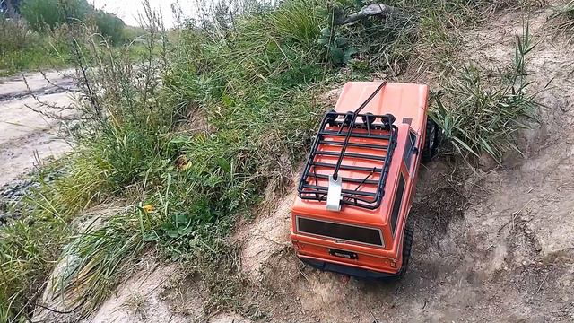 #Battle Of Radio-controlled #rccars. Standard #FordBronco Vs. Tuned Ford #Bronco! #RGT136100v3 #RGT