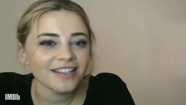 Хиро Файнс-Тиффин и Джозефин Лэнгфорд отвечают на любые вопросы смотреть онлайн