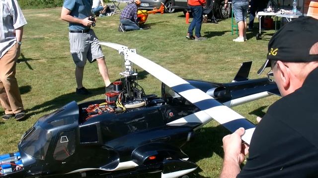 WORLD´S LARGEST RC AIRWOLF BLACK BELL-222 ELECTRIC SCALE 1:3.5 MODEL HELICOPTER FLIGHT DEMONSTRATIO