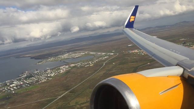 Icelandair Boeing 767-300ER (Winglets) Takeoff from Reykjavik-Keflavik International Airport смотреть онлайн