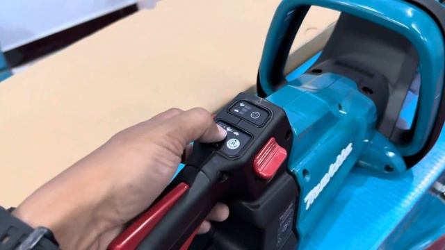 Makita DUH601RT - Makita Hedge Trimmer (600mm) 18V смотреть онлайн