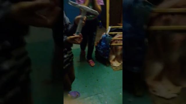 ПОДЕЛКИ ИЗ БУМАГИ МАЙНКРАФТ И СМЕШНЫЕ МОМЕНТЫ смотреть онлайн