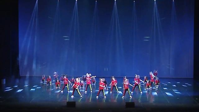 Танцуй хип-хоп в ТикТок! Зажигательный танец малышей. Отчетник студии ТОДЕС - ЧЕлябинск, май 2022. смотреть онлайн