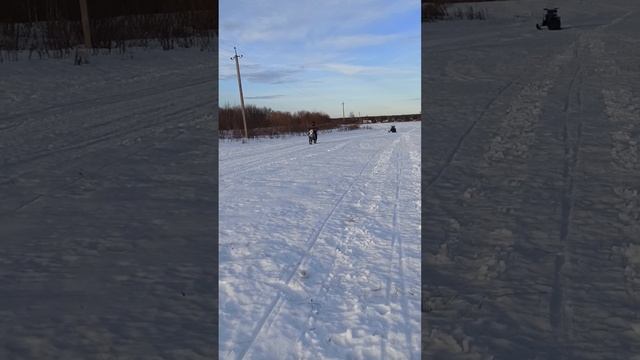 Гоняю по снежному насту на питбайке Kayo Basic yx 140 (2020) смотреть онлайн