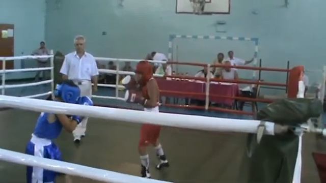 Белостоцкий против боксера из России смотреть онлайн